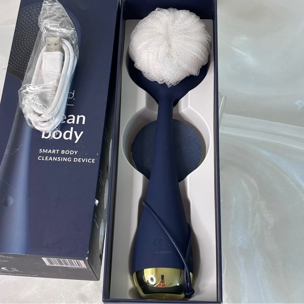 PMD Clean Body Smart Body Cleansing Device with Silicone Brush Three Attachments